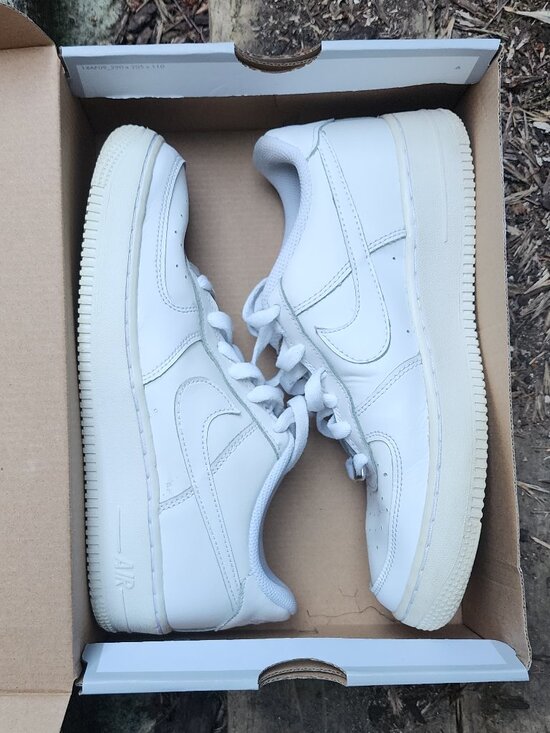 Nike Other - EUC All White Nike AF1'S Youth/Men sz 7, Women's 8.5 Nike Air Force Ones